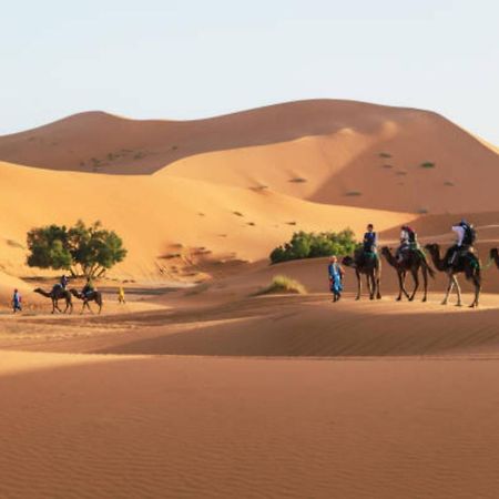 Desert Berber Fire Camp Мерцуга Екстериор снимка