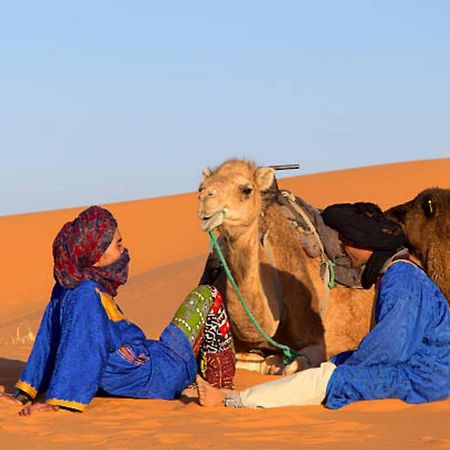 Desert Berber Fire Camp Мерцуга Екстериор снимка