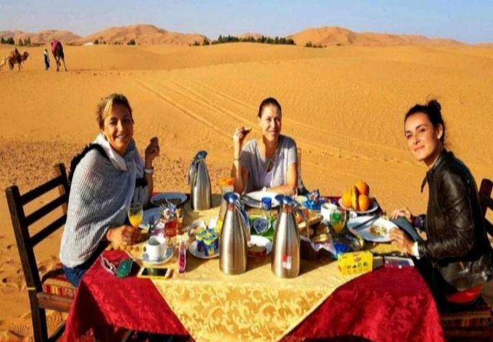 Desert Berber Fire Camp Мерцуга Екстериор снимка